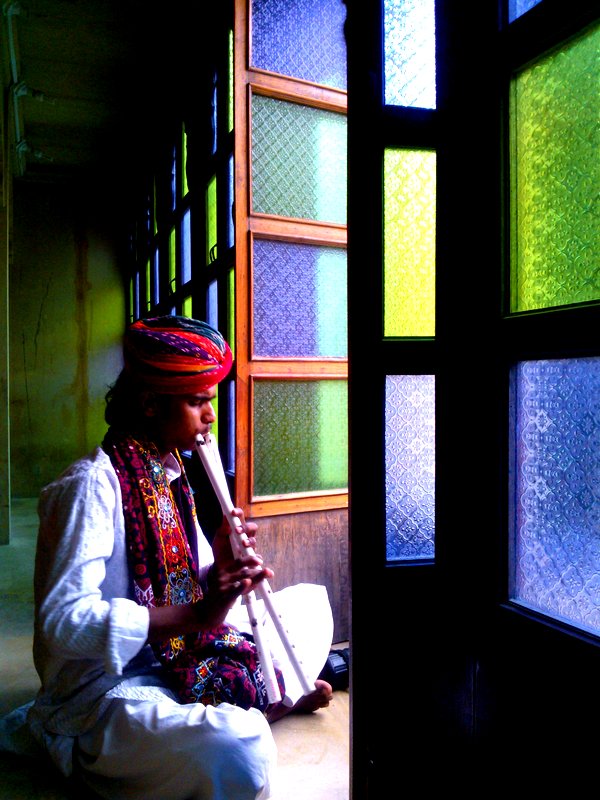 Sikander playing the Alagoza