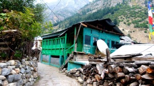 Himachal Pradesh, Woeden house, traditional architecture, Batseri village