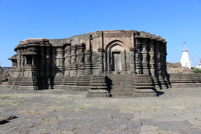 Lonar, Lonar Temple, Travel, Maharashtra, Kamalja Devi, Meteoric Crater, Alkaline Lake, Daitya Sudan Temple