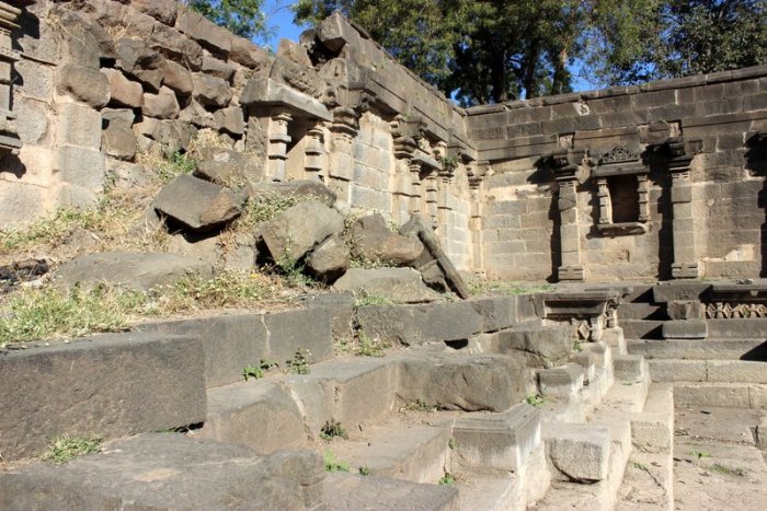 Lonar, Maharashtra, Stepwell, water tank, Ancient, Limbi Barav