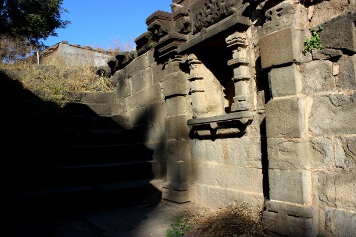 Lonar, Maharashtra, Stepwell, water tank, Ancient, Limbi Barav