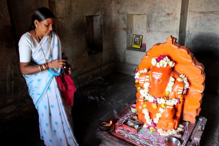 Ganesh Temple at Daulatabad, Woman priest, Daulatabad Fort