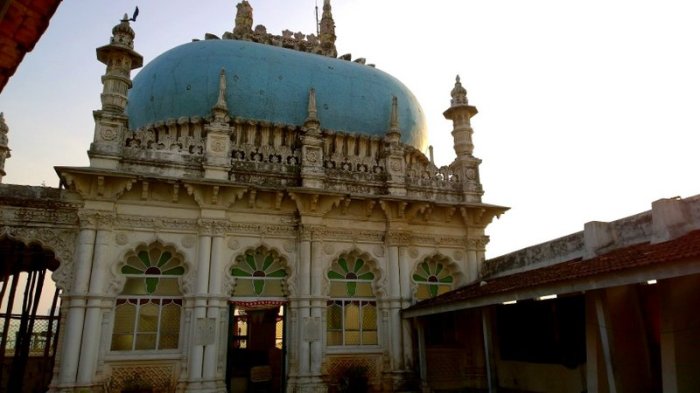 Ma Hajiani Dargah, Worli Dargah, Worli, Mumbai, Place of worship