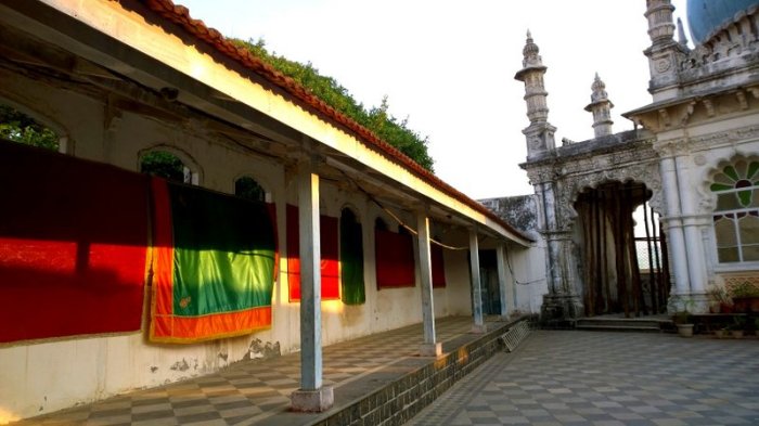 Ma Hajiani Dargah, Worli Dargah, Worli, Mumbai, Place of worship