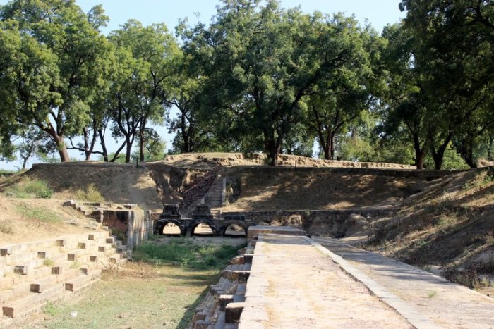 Sahastralinga Talav, Patan, Solanki Dynasty, Gujarat, Water harvesting and water management system