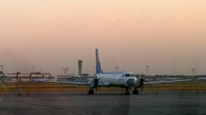 Hukus, Tashkent Domestic Airport, Propeller Plane