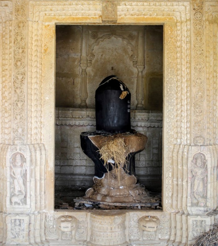 Khaba, Shiva lingam, Khaba village, Jaisalmer, Rajasthan, this happens only in India