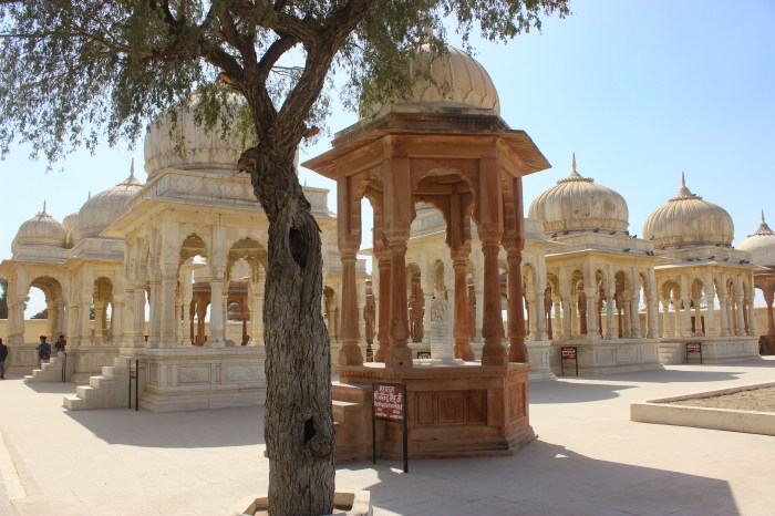 Bikaner Revisited, Royal Bikaner, Devi kund Sagar